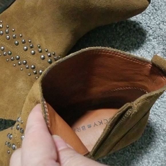 Lucky Brand Studs Booties in Caramel 6M - Picture 9 of 11